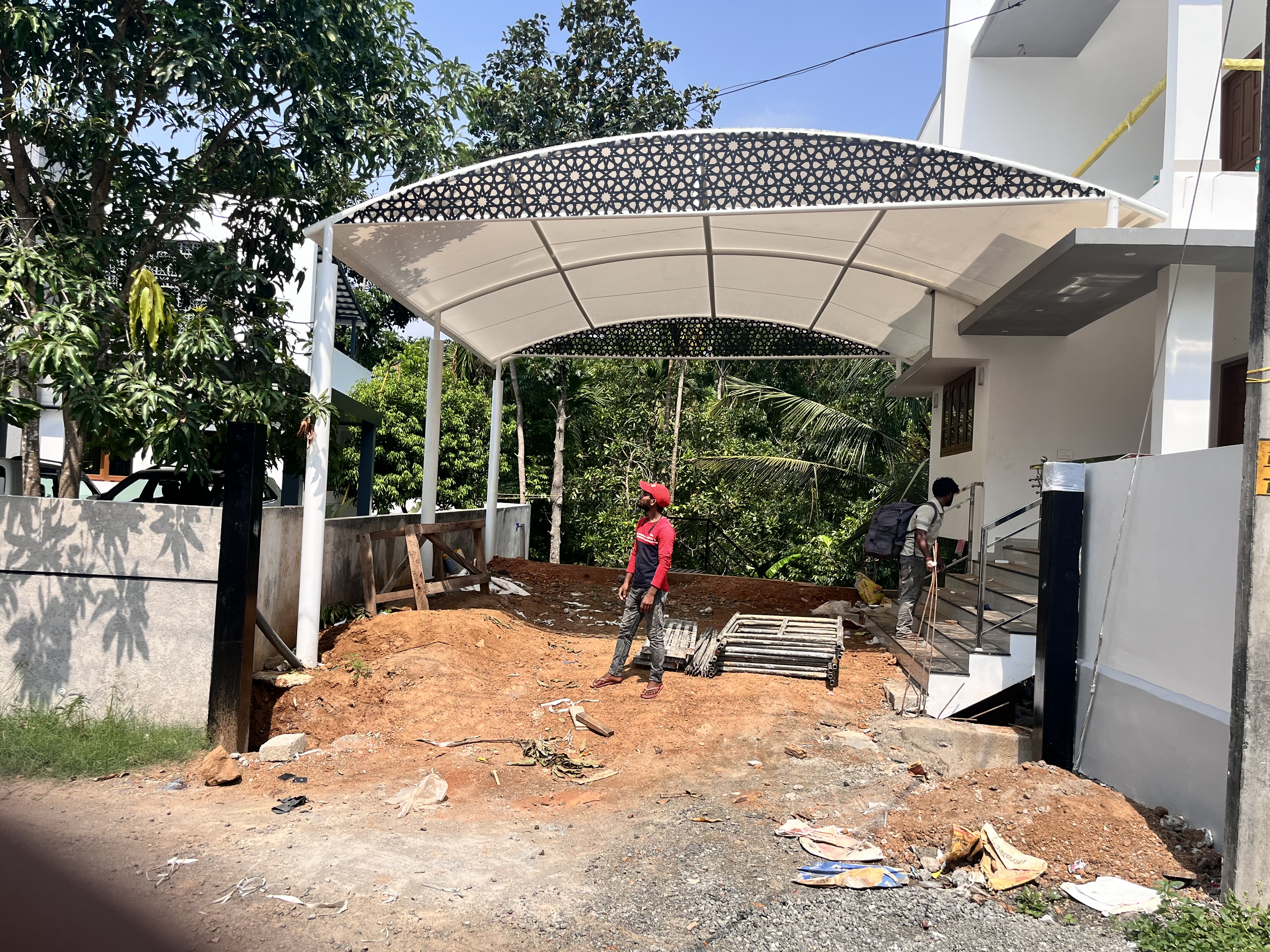 PREMIUM ROOFING
